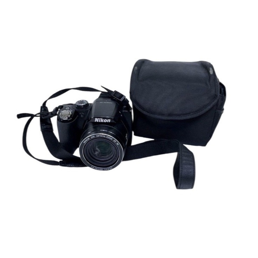 Nikon COOLPIX P90 12.1MP Digital Camera 26x Optical Zoom Black w/ Case Untested